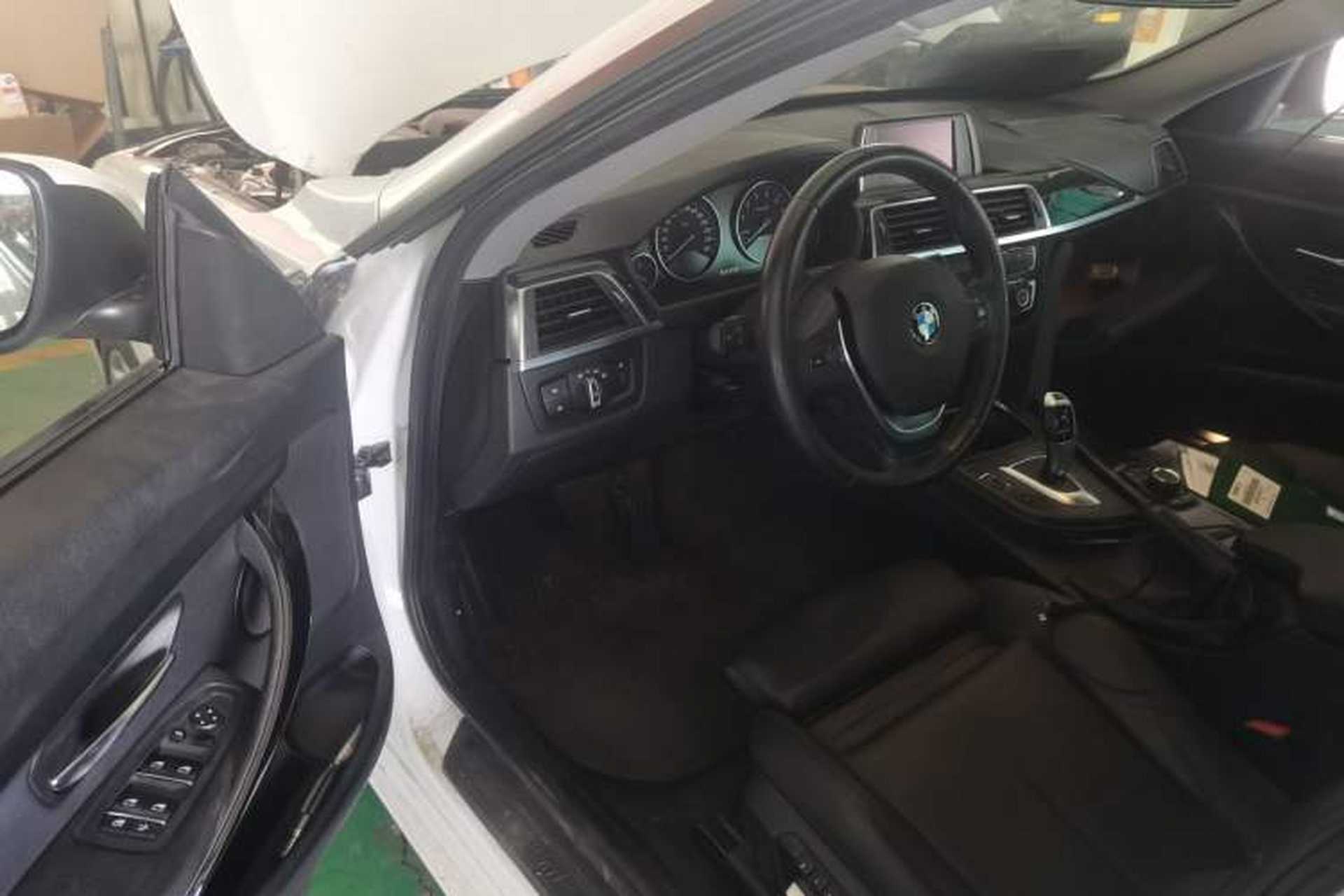 Used BMW 3 Series GT 2017 320i Luxury Design Package Driver Seat