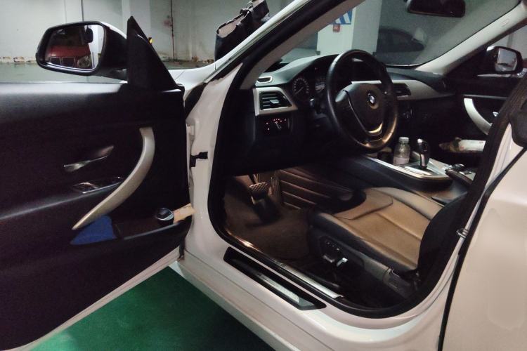 Used BMW 3 Series GT 2017 320i Sport Edition Driver Seat