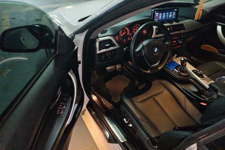 Used BMW 3 Series GT 2017 320i Sport Edition Driver Seat