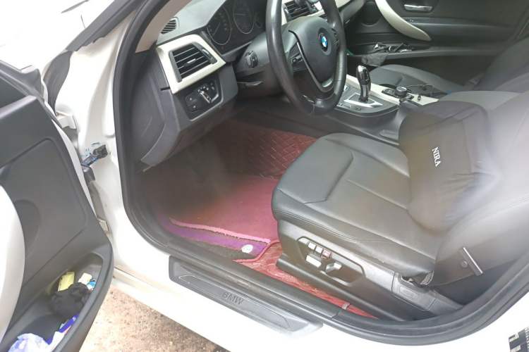 Used BMW 3 Series GT 2017 320i Sport Edition Driver Seat