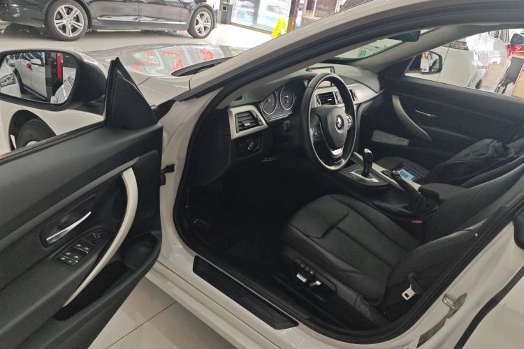 Used BMW 3 Series GT 2017 320i Sport Edition Driver Seat