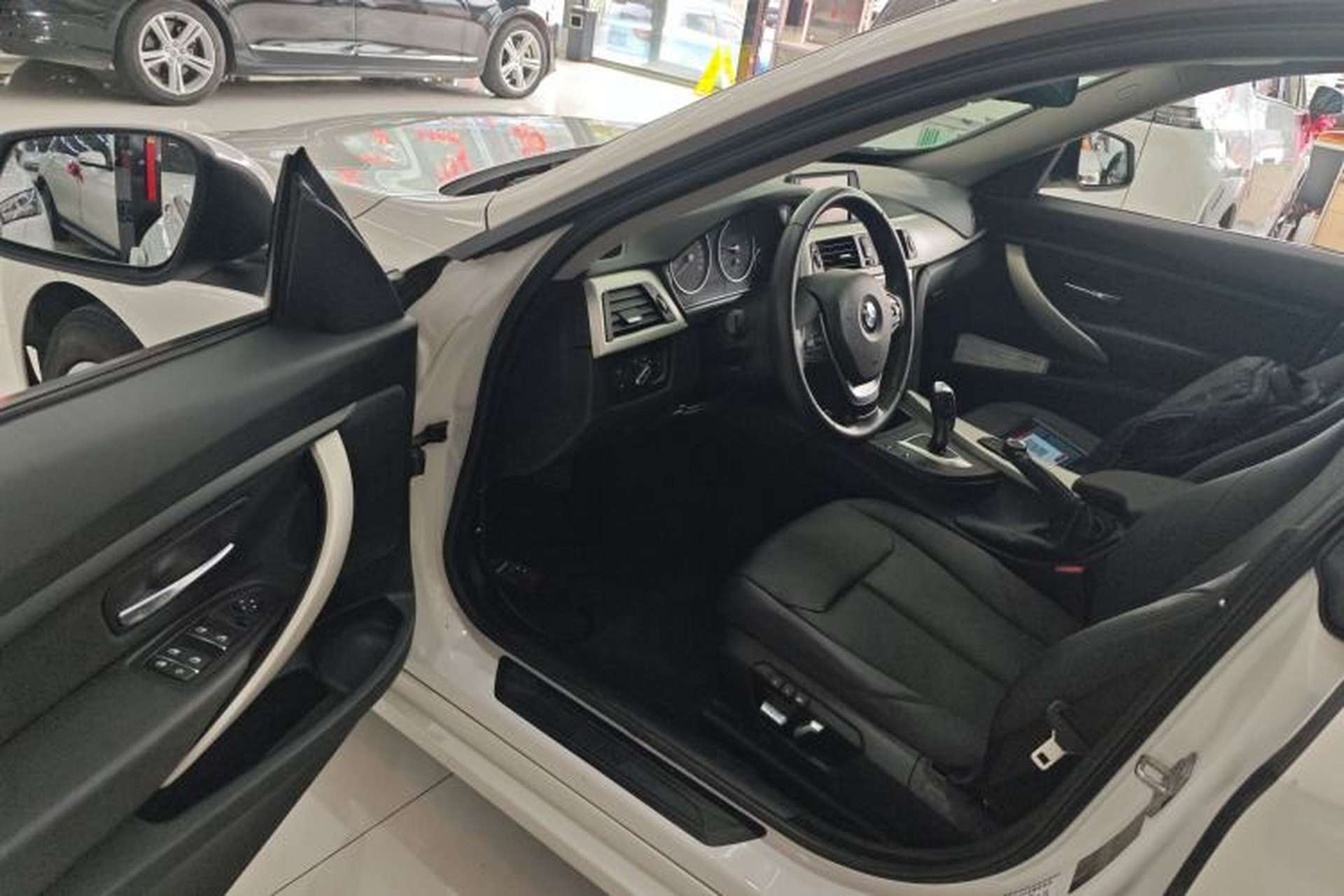 Used BMW 3 Series GT 2017 320i Sport Edition Driver Seat