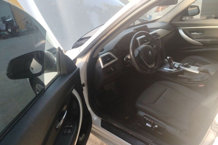 Used BMW 3 Series GT 2017 320i Sport Edition Driver Seat