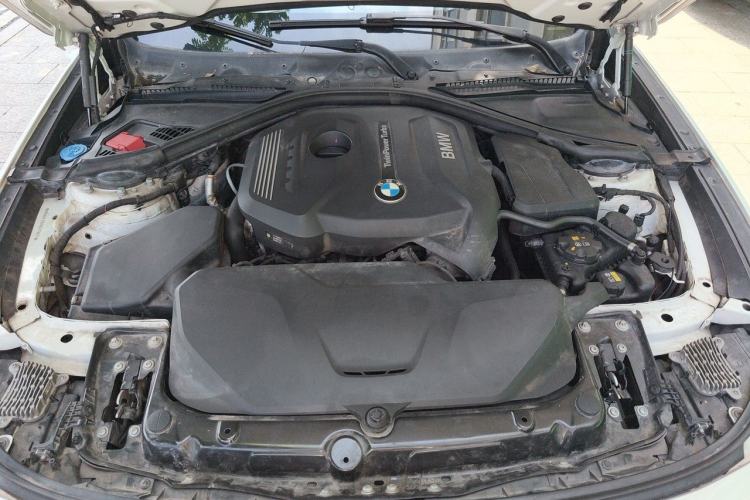 Used BMW 3 Series GT 2017 320i Sport Edition Engine Bay