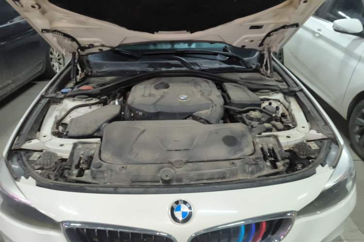 Used BMW 3 Series GT 2017 320i M Sport Engine Bay