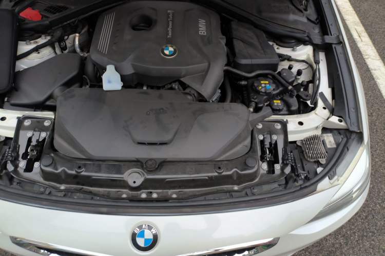 Used BMW 3 Series GT 2017 320i Sport Edition Engine Bay Left