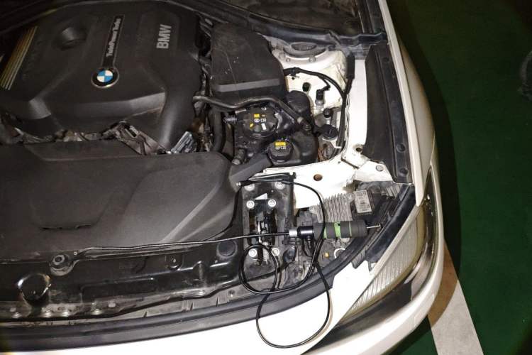 Used BMW 3 Series GT 2017 320i Sport Edition Engine Bay Left