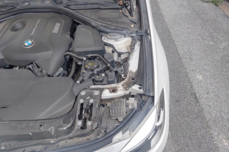 Used BMW 3 Series GT 2017 320i Sport Edition Engine Bay Left