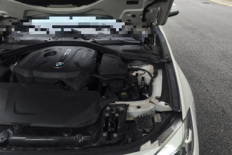 Used BMW 3 Series GT 2017 320i Sport Edition Engine Bay Left