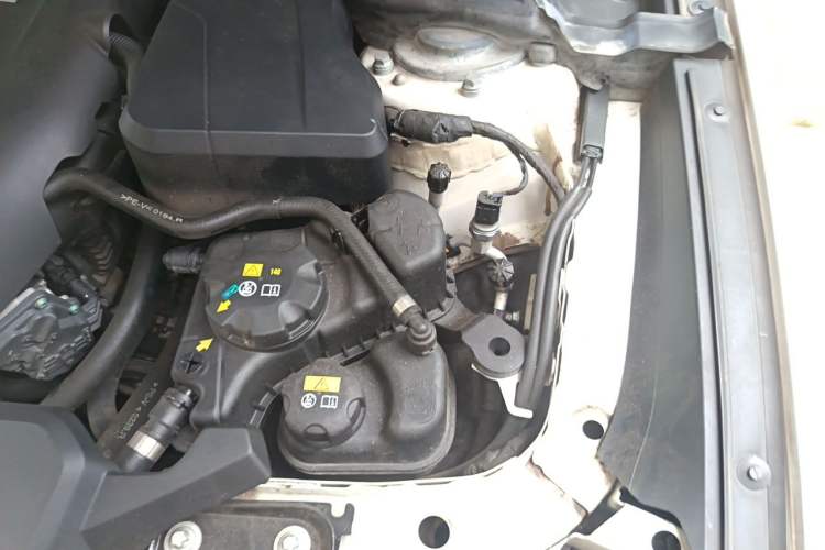 Used BMW 3 Series GT 2017 320i Sport Edition Engine Bay Left