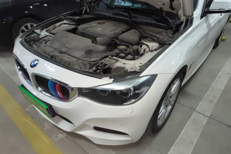 Used BMW 3 Series GT 2017 320i M Sport Engine Bay Left