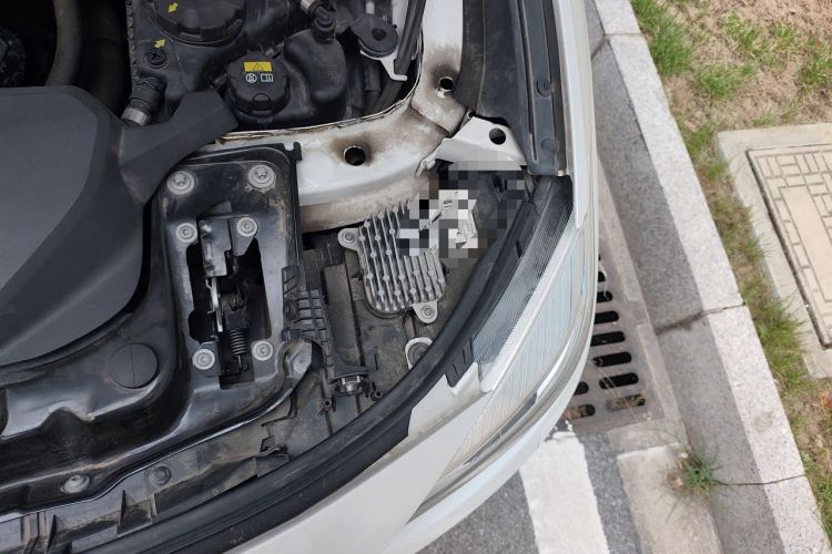 Used BMW 3 Series GT 2017 320i Sport Edition Engine Bay Left