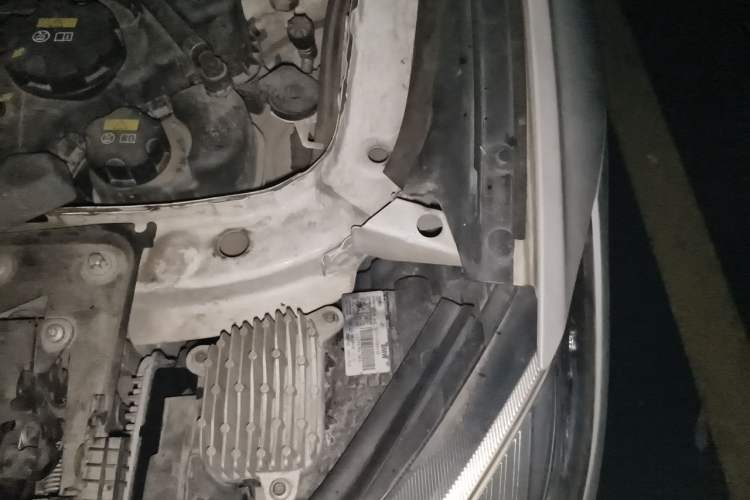 Used BMW 3 Series GT 2017 320i Sport Edition Engine Bay Left