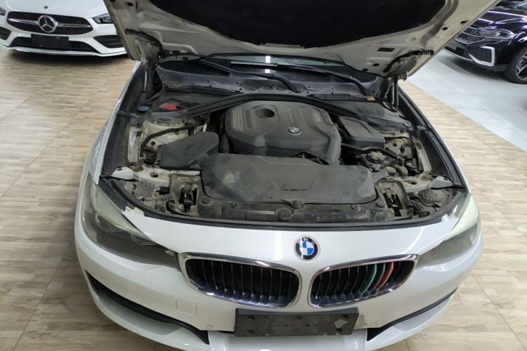 Used BMW 3 Series GT 2017 320i Sport Edition Engine Bay