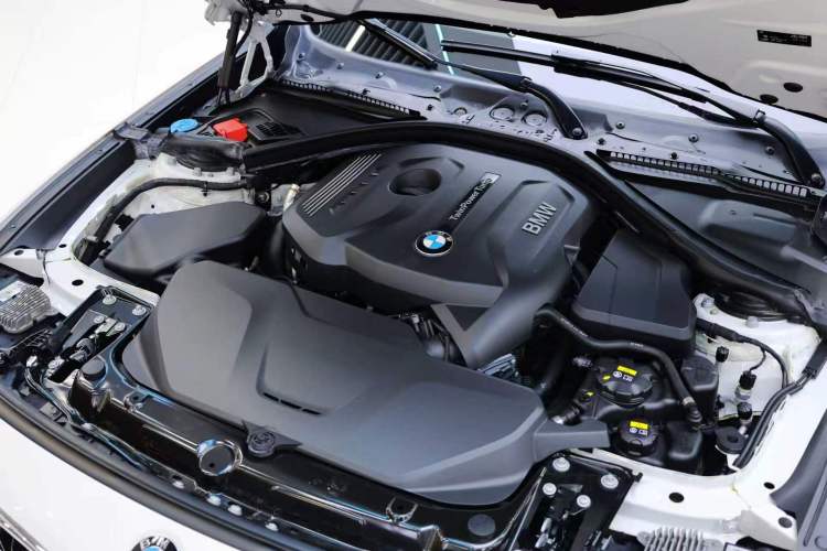 Used BMW 3 Series GT 2017 320i Sport Edition Engine Bay