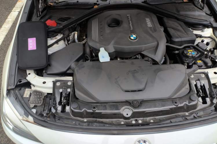 Used BMW 3 Series GT 2017 320i Sport Edition Engine Bay Right