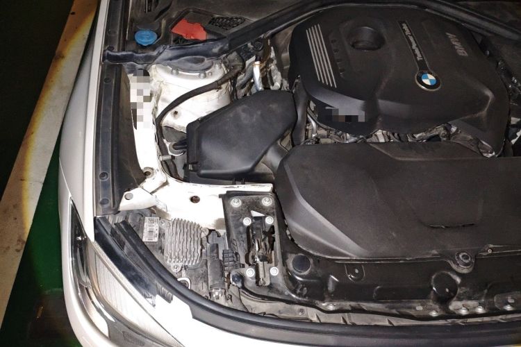 Used BMW 3 Series GT 2017 320i Sport Edition Engine Bay Right