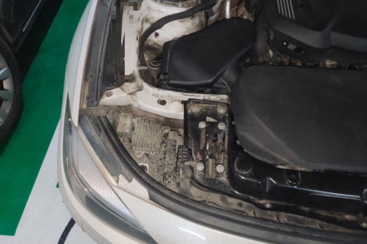Used BMW 3 Series GT 2017 320i Sport Edition Engine Bay Right