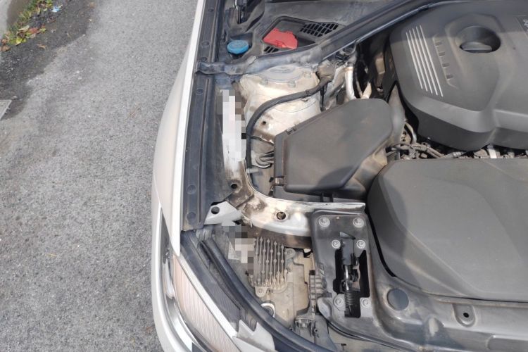 Used BMW 3 Series GT 2017 320i Sport Edition Engine Bay Right