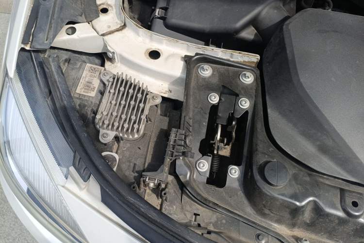 Used BMW 3 Series GT 2017 320i Sport Edition Engine Bay Right