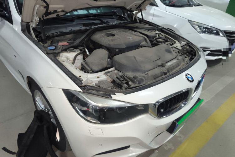 Used BMW 3 Series GT 2017 320i M Sport Engine Bay Right