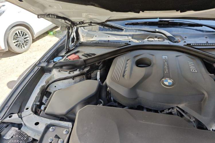 Used BMW 3 Series GT 2017 320i Sport Edition Engine Bay Right