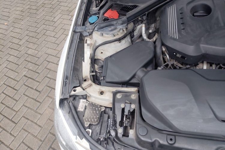 Used BMW 3 Series GT 2017 320i M Sport Engine Bay Right
