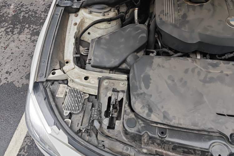 Used BMW 3 Series GT 2017 320i M Sport Engine Bay Right
