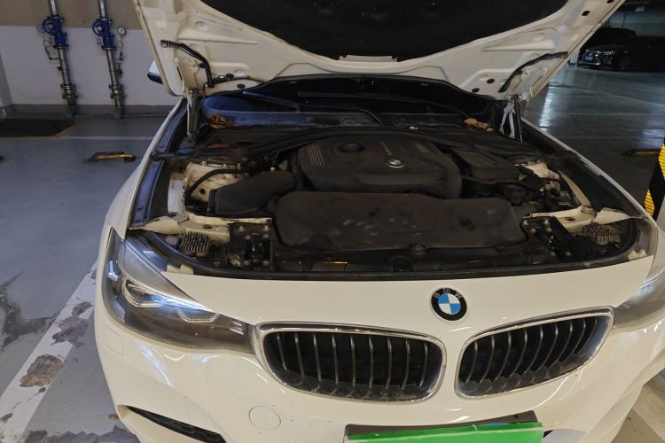 Used BMW 3 Series GT 2017 320i M Sport Engine Bay Right
