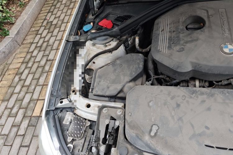 Used BMW 3 Series GT 2017 320i Sport Edition Engine Bay Right