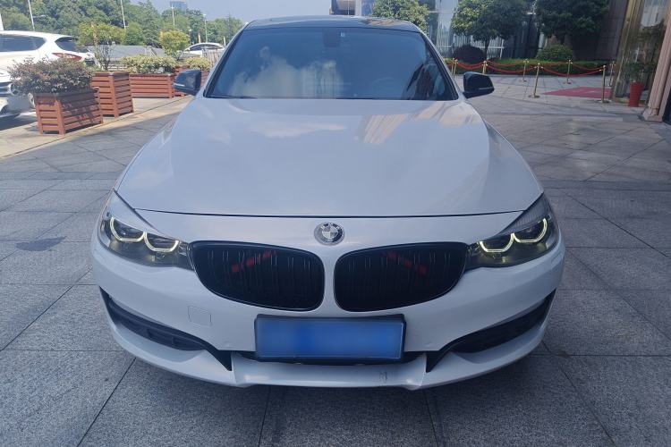 Used BMW 3 Series GT 2017 320i Sport Edition Exterior 1