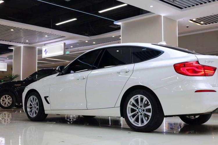 Used BMW 3 Series GT 2017 320i Sport Edition Exterior 12