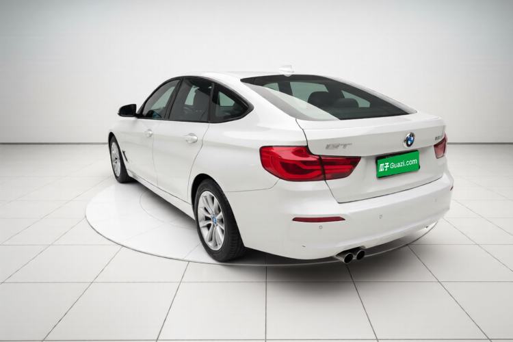 Used BMW 3 Series GT 2017 320i Sport Edition Exterior 2