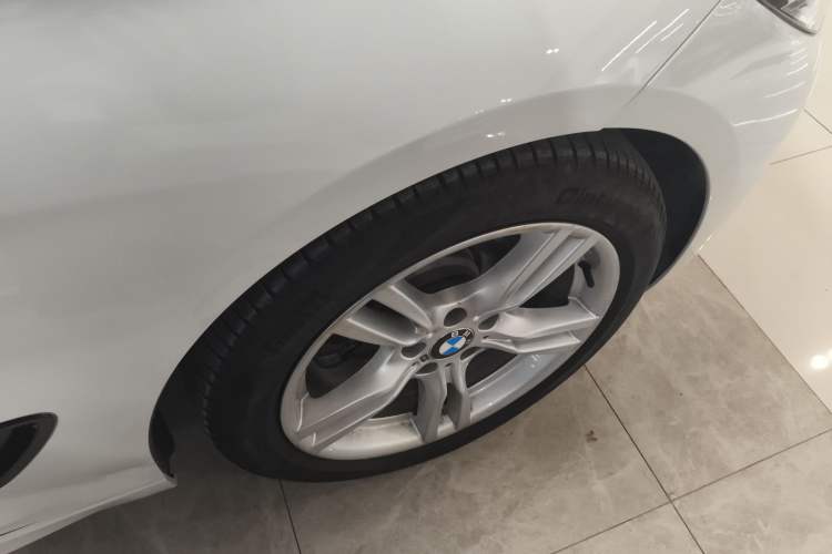 Used BMW 3 Series GT 2017 330i xDrive M Sport Exterior 2