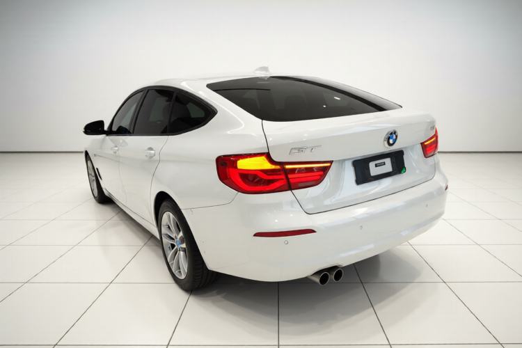 Used BMW 3 Series GT 2017 320i Sport Edition Exterior 2