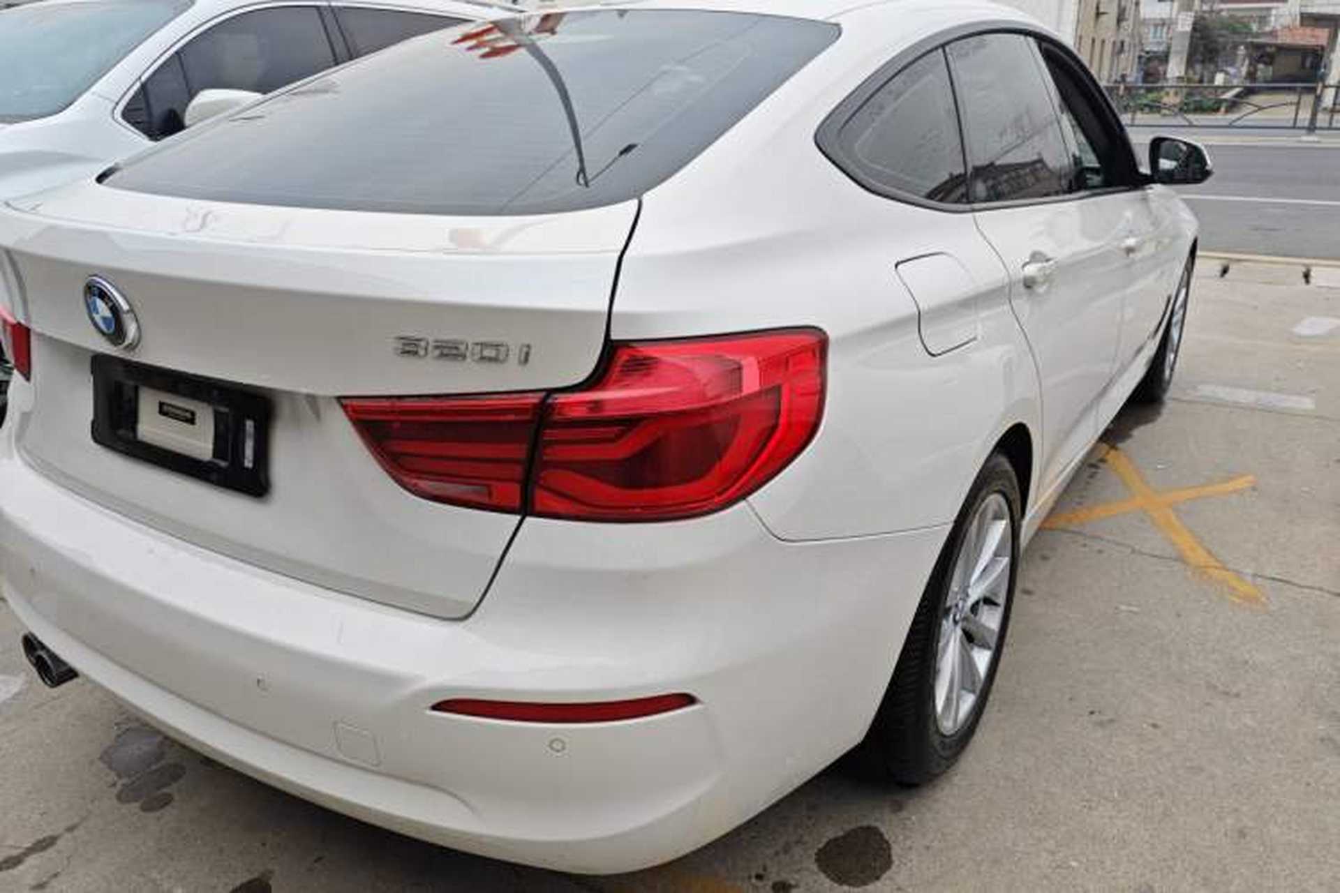 Used BMW 3 Series GT 2017 320i Sport Edition Exterior 3