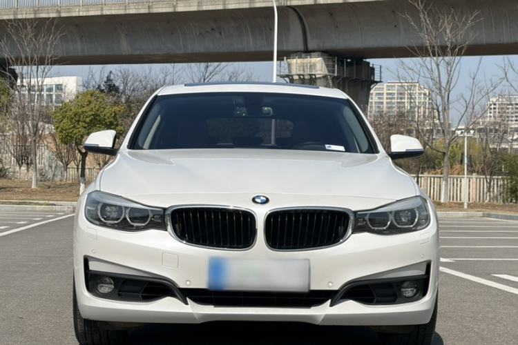 Used BMW 3 Series GT 2017 320i Sport Edition Exterior 4