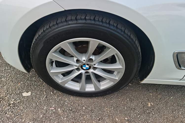 Used BMW 3 Series GT 2017 320i Sport Edition Exterior 4