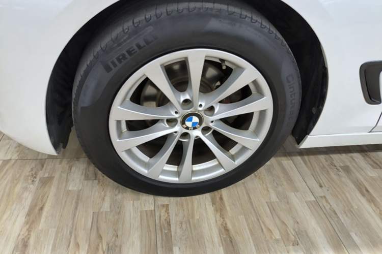 Used BMW 3 Series GT 2017 320i Sport Edition Exterior 4