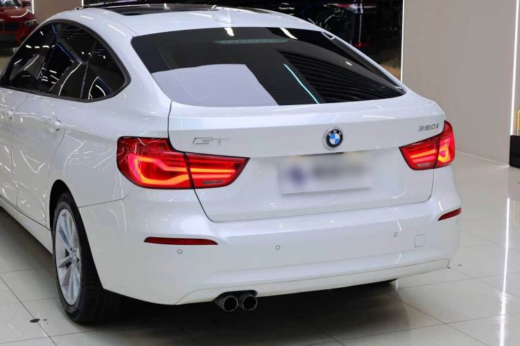 Used BMW 3 Series GT 2017 320i Sport Edition Exterior 5