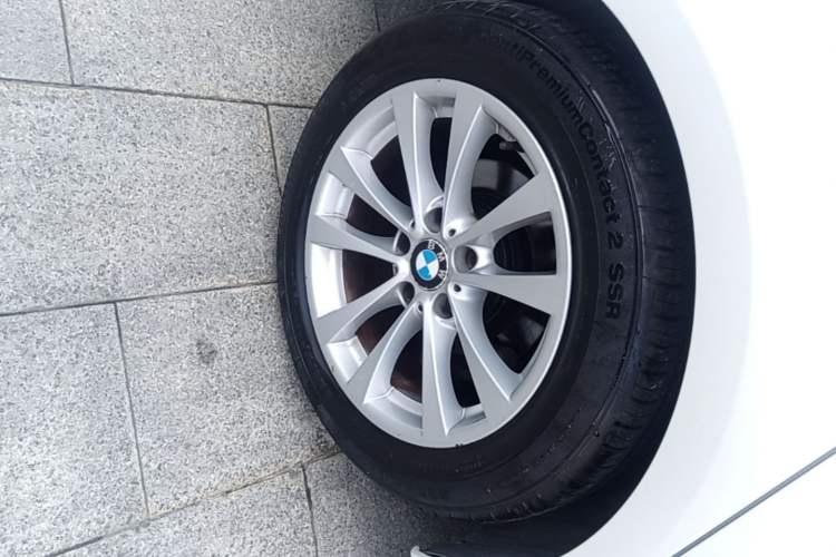 Used BMW 3 Series GT 2017 320i Sport Edition Exterior 5
