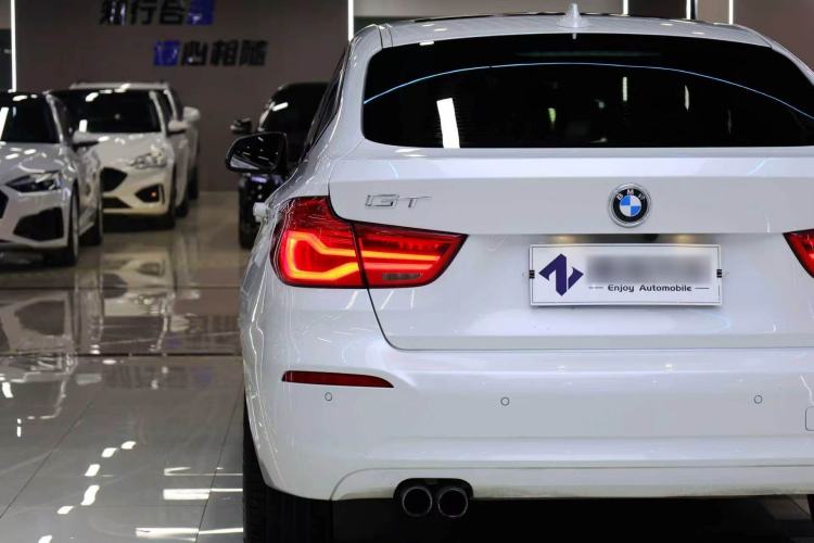 Used BMW 3 Series GT 2017 320i Sport Edition Exterior 7