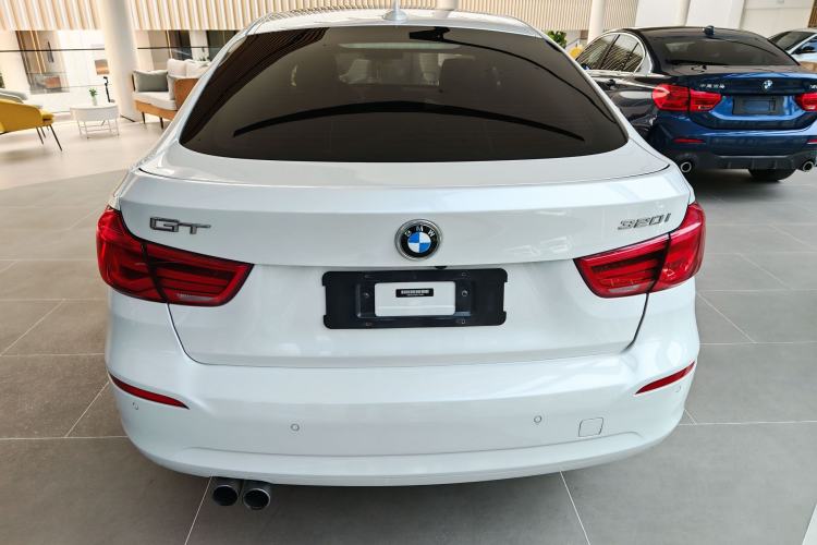 Used BMW 3 Series GT 2017 320i Sport Edition Exterior 8