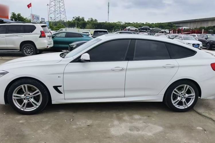 Used BMW 3 Series GT 2017 330i xDrive M Sport Exterior 9