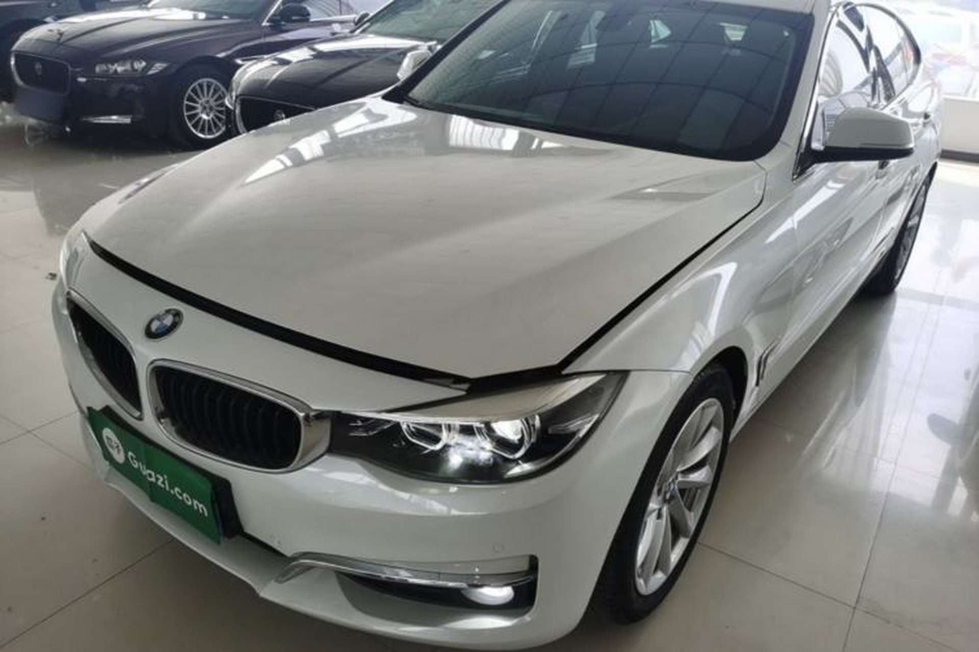 Used BMW 3 Series GT 2017 320i Sport Edition Front Left 45 Deg