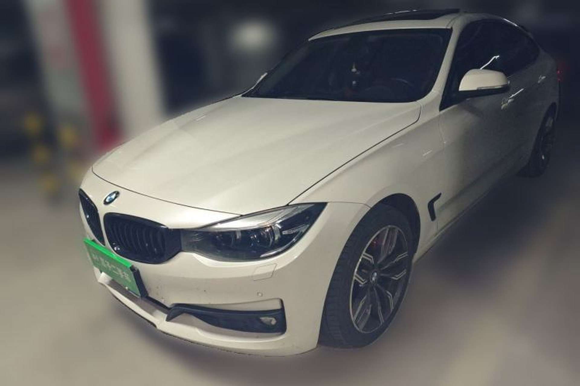 Used BMW 3 Series GT 2017 320i Sport Edition Front Left 45 Deg