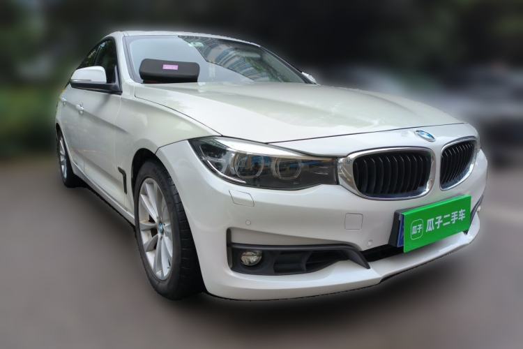 Used BMW 3 Series GT 2017 320i Sport Edition Front Right 45 Deg