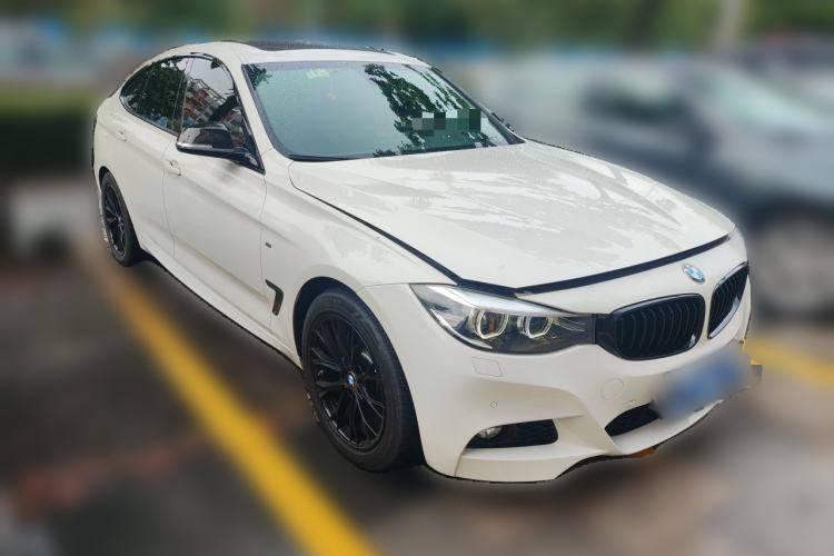 Used BMW 3 Series GT 2017 320i M Sport Front Right 45 Deg