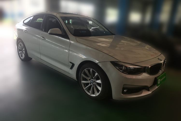 Used BMW 3 Series GT 2017 320i Luxury Design Package Front Right 45 Deg