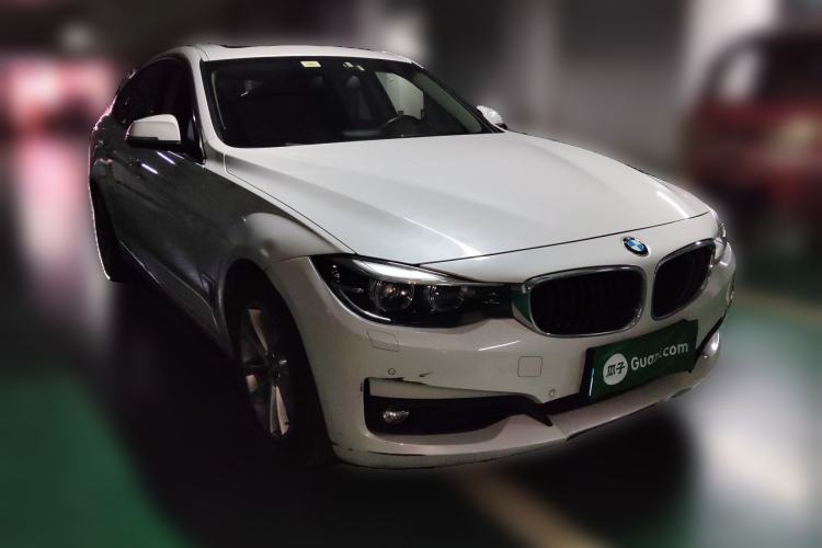 Used BMW 3 Series GT 2017 320i Sport Edition Front Right 45 Deg